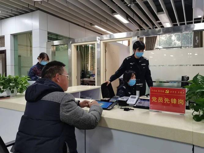 旅游市場(chǎng)強(qiáng)勁復(fù)蘇，黔西南州出入境窗口迎辦證高峰